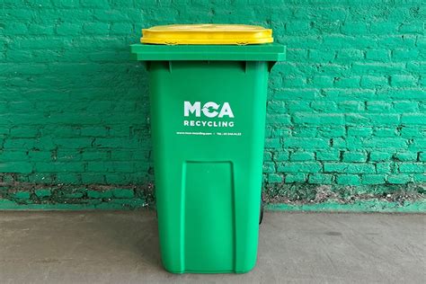 +conteneur +roulettes +renewi|240 litres conteneur à roulettes pour papier et carton.